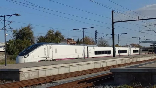 Tren de la serie 107 de Renfe. | Cedida / Asociación Ferroviaria Zamorana